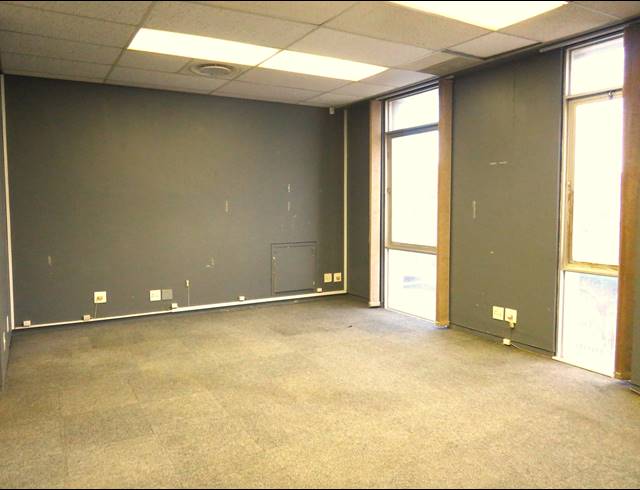 270M² OFFICE TO LET IN STRAND CENTRAL